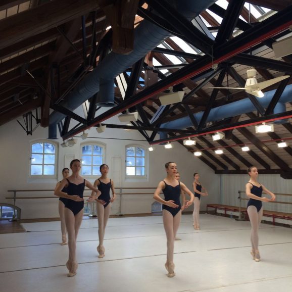 Girls morning class Ballett-Akademie Munchen